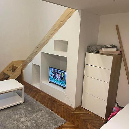 Gogolove Cozy Apartment Budapest Exterior photo